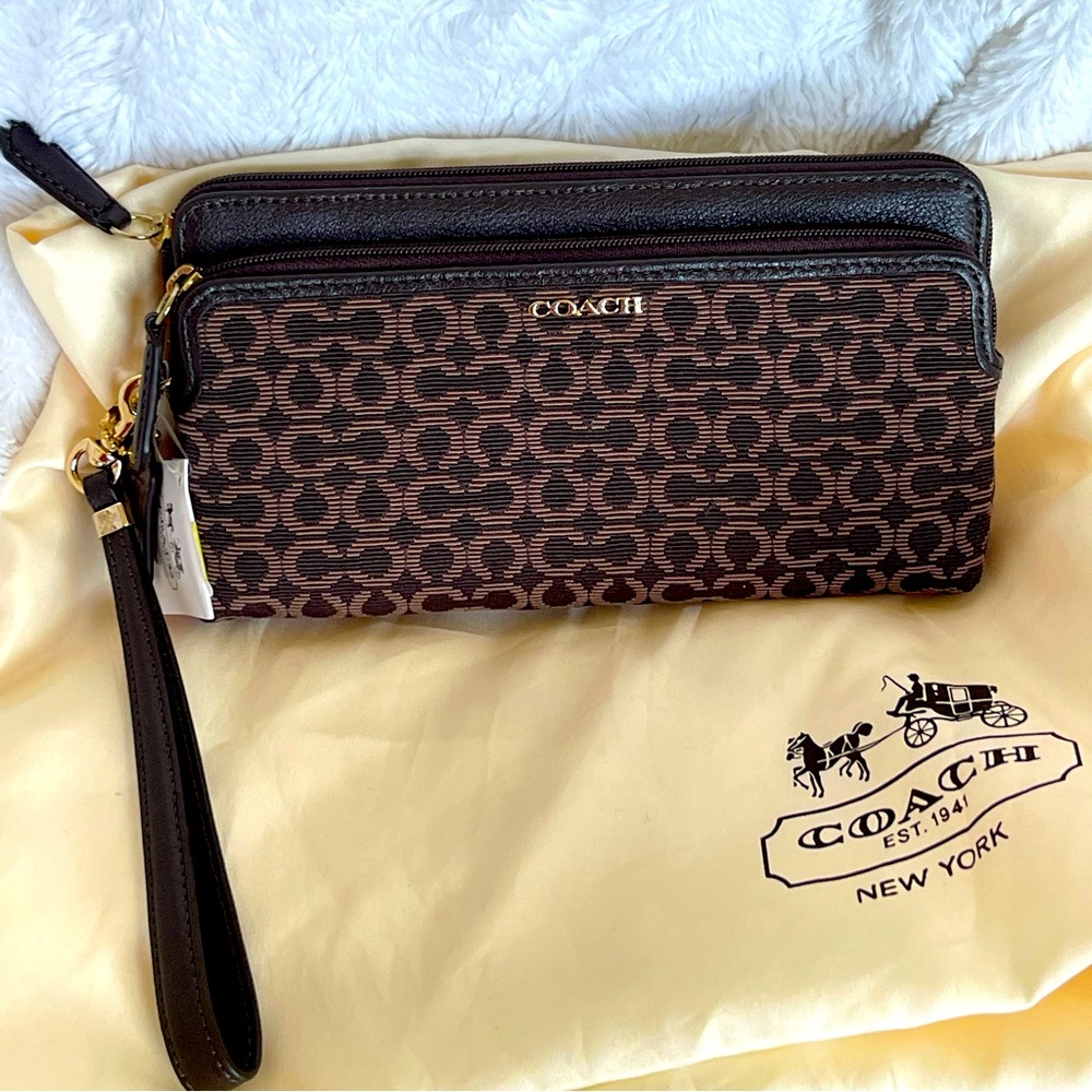 ✅Authentic✅ Coach canvas large mahogany wallet